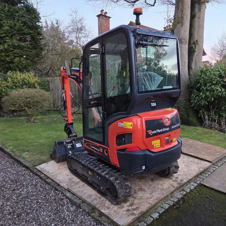 Kubota 1.9T KX019 Excavator & Rotating Hitch